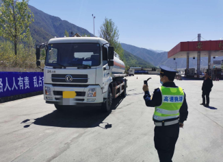 手持执法终端助力执法人员打造以智能为基础的执法队伍！